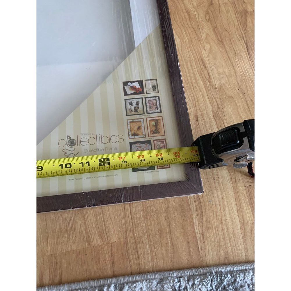 Frame for collectable items  - Picture 4 of 5